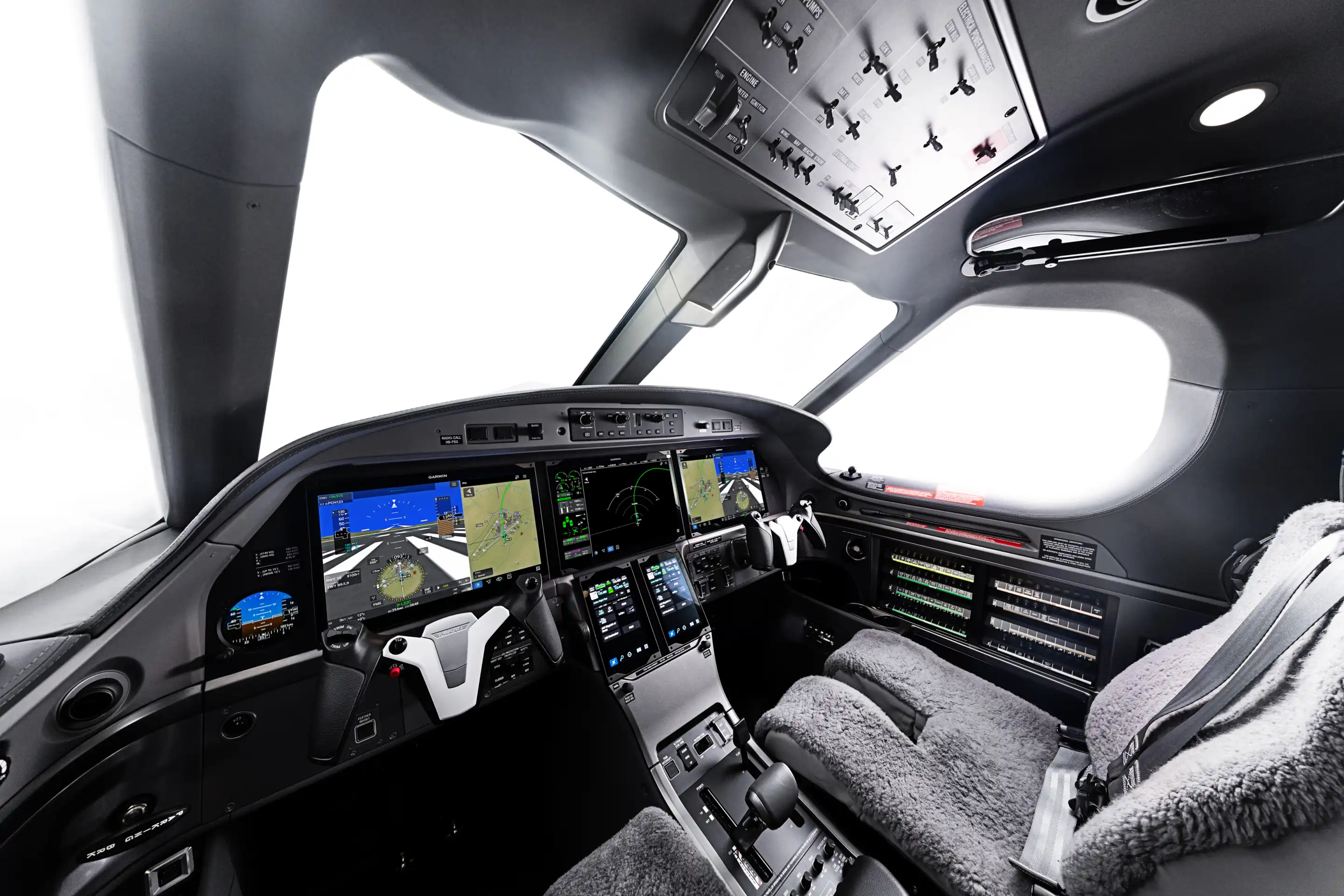 PC-12-PRO-Cockpit.webp