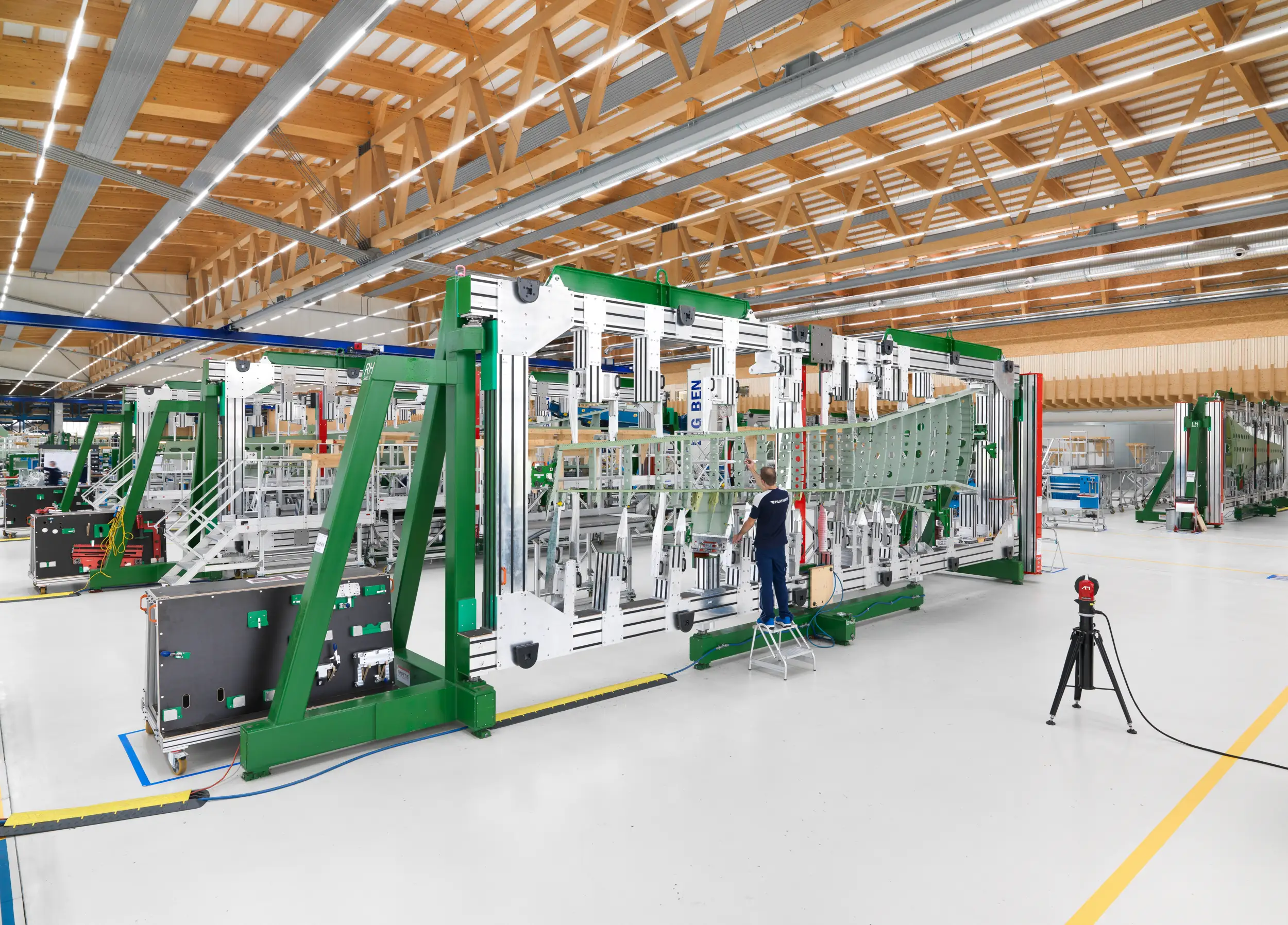 Large machines in the production hall.